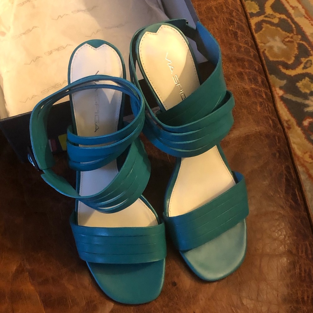 Via Spiga Sexy Turquoise 8.5